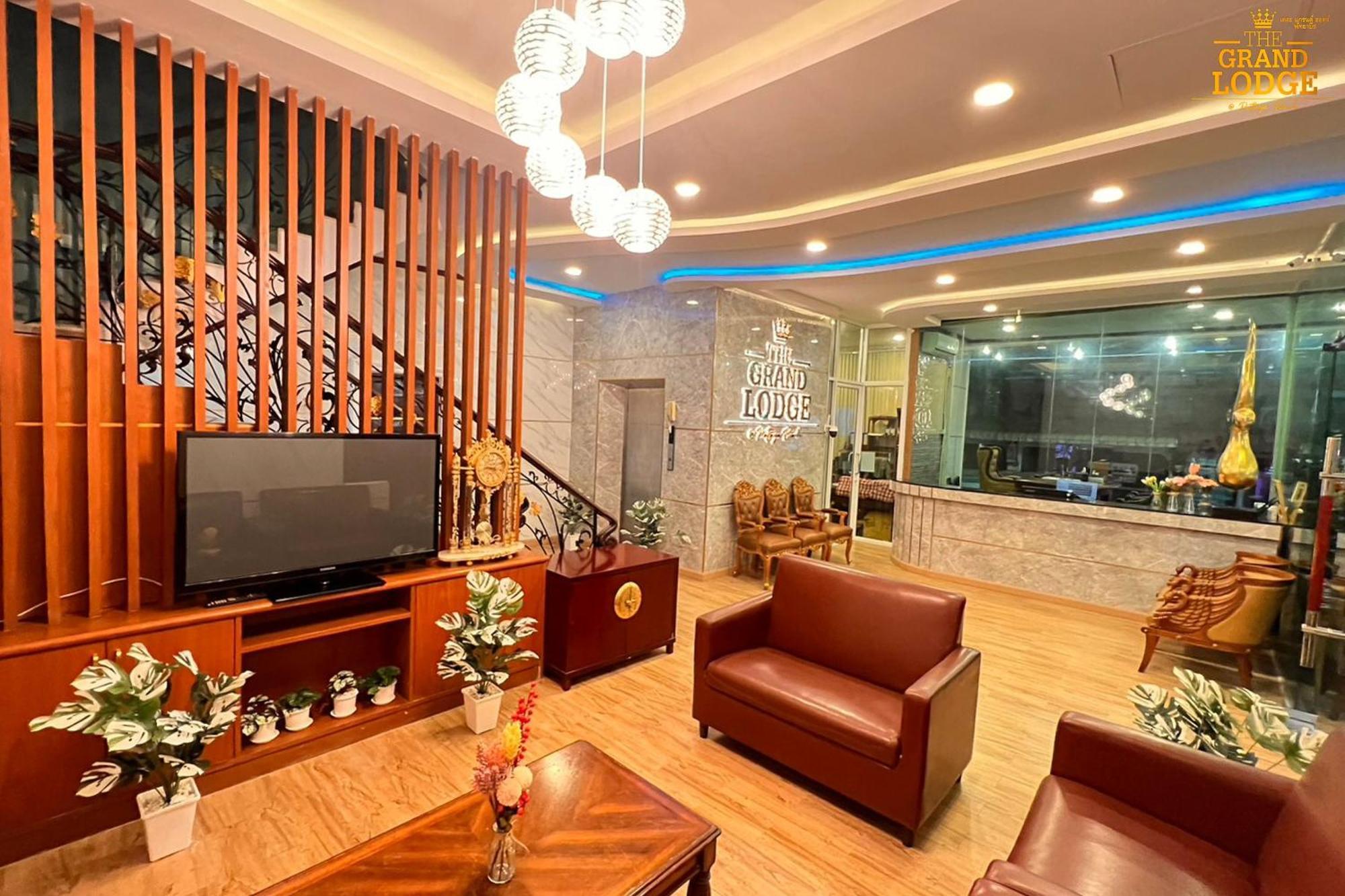 The Grand Lodge Pattaya Buitenkant foto