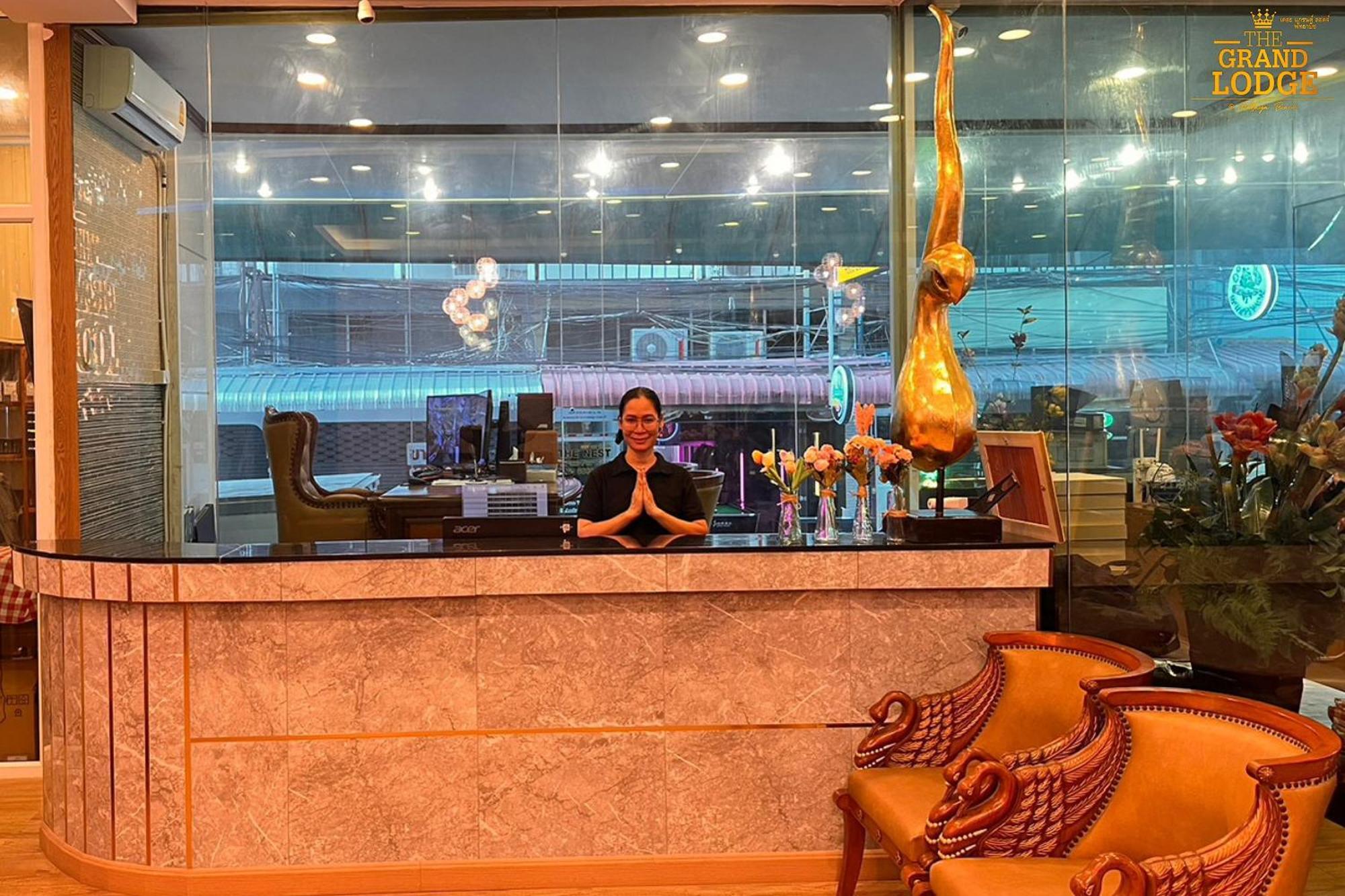 The Grand Lodge Pattaya Buitenkant foto