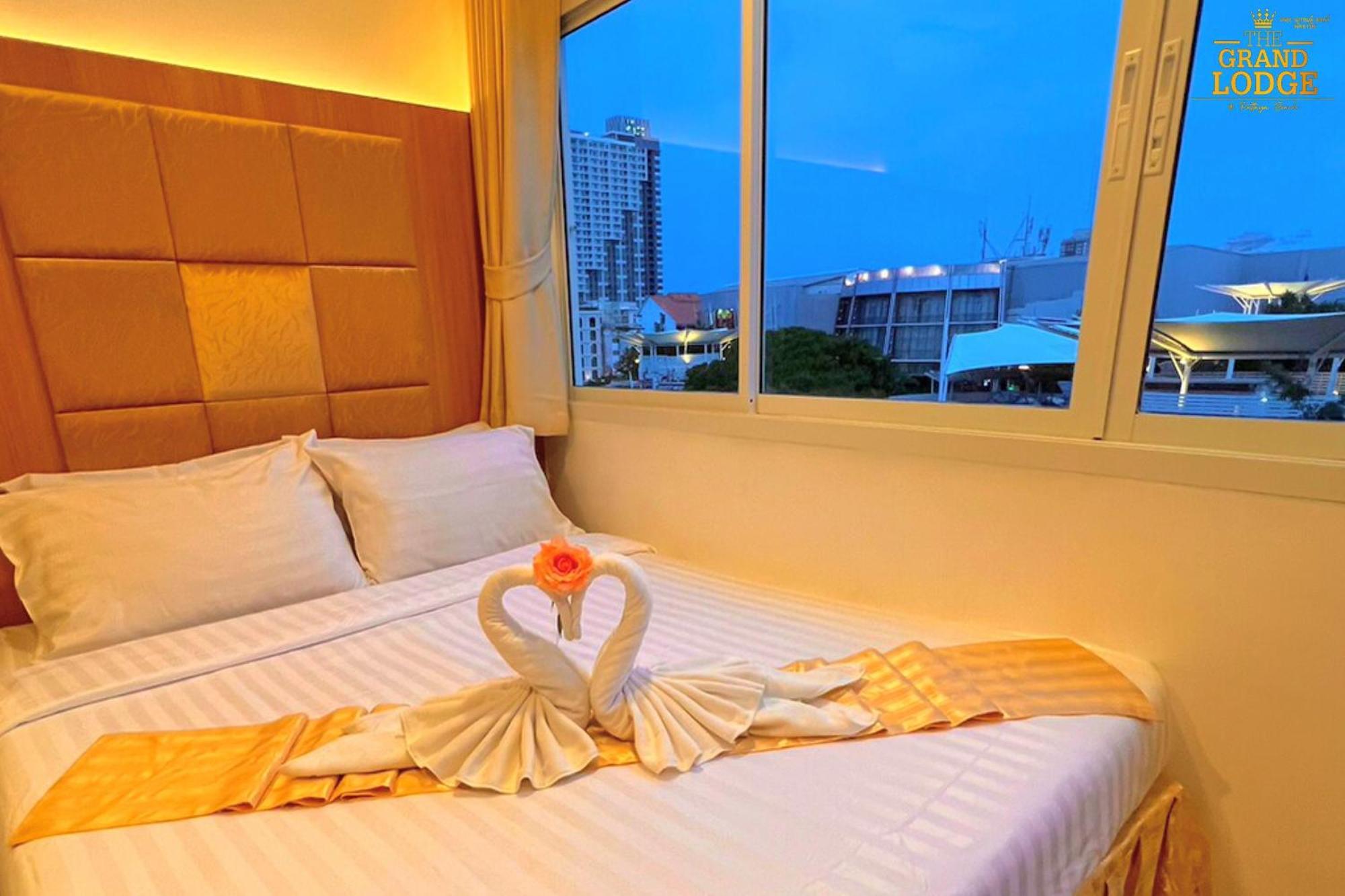 The Grand Lodge Pattaya Buitenkant foto